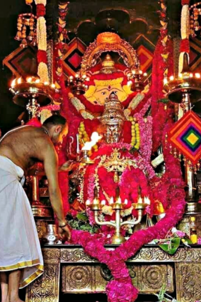 மண்டையப்பம் நெய்வேத்தியம் செய்தால் தீராத நோய்களும் தீருமாம்- எங்கு தெரியுமா? | Mandaikadu Bagavathy Amman Temple Tamil