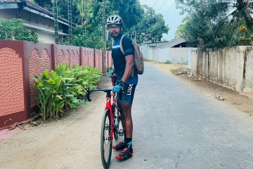 யாழ். இளைஞனின் செயலுக்கு குவியும் பாராட்டுக்கள் (PHOTOS)