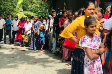ආර්ථික අර්බුදයෙන් පීඩා විදින පවුල් වලට සහන.. ඔබටත් ලැබුනද..?
