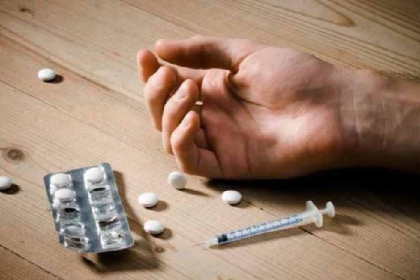 யாழ்ப்பாணம் இணுவிலில் போதை ஊசியால் வாழ்வை முடித்த இளைஞன் | Young Man Ended Life By Injecting Drugs In Jaffna