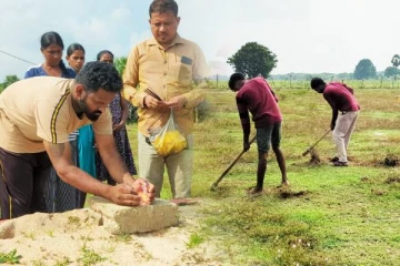 தேவிபுரம் மாவீரர் துயிலும் இல்லத்தில் மாவீரர்களுக்கு அஞ்சலி செலுத்தப்பட்டு ஆரம்பமானது சிரமதான பணி