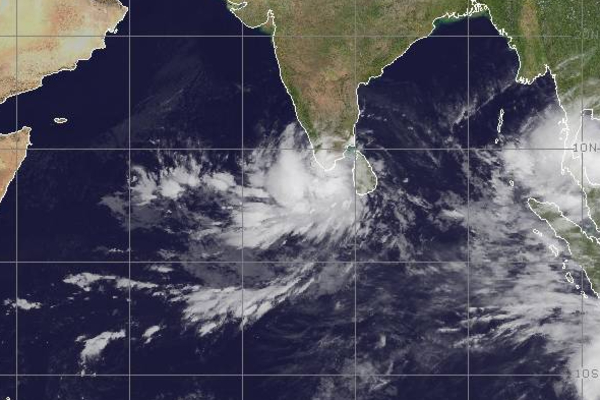 தொடர்ந்து நிலவும் கொந்தளிப்பு நிலை... வளிமண்டலவியல் திணைக்களம் விடுத்த அறிவிப்பு! | Constant Turmoil Bay Of Bengal Meteorology Depart