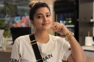 மகன் என்றாலும் ஒரு லிமிட் இல்லையா? சினேகா வீடியோ பார்த்து நெட்டிசன்கள் கேள்வி