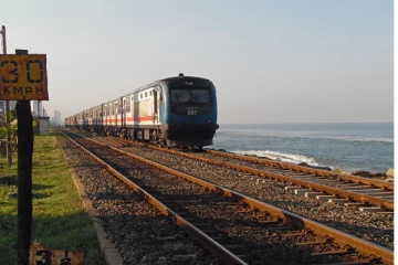 இன்றுமுதல் மாகாணங்களுக்கு இடையிலான  போக்குவரத்து;  சேவையில் 110 புகையிரதங்கள்