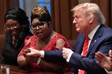 கறுப்பின வாக்காளர்களை இலக்குவைக்கும் டிரம்பின் ஆதரவாளர்கள்!