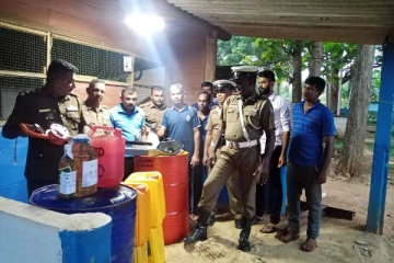 அளவெட்டியில் டீசலை பதுக்கி அதிக விலைக்கு விற்றவர் சிக்கினார்(படங்கள்)