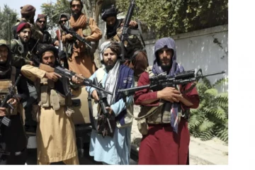 வீடுகளை தீ வைத்து கொளுத்தும் தாலிபான்கள் - ஆப்கான் பெண் கண்ணீர்