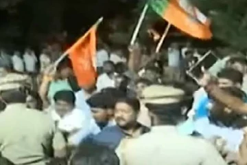 போஸ்டர் விவகாரம் : தி.மு.க, பா.ஜ.க இடையே தள்ளுமுள்ளு , நள்ளிரவில் பதற்றமான கோவை