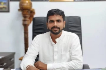 வவுனியா முதல்வர், சாவகச்சேரி உப தவிசாளர் அதிரடி பதவி நீக்கம்