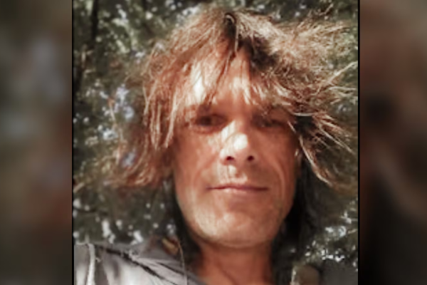 இவரைப் பற்றிய தகவல் வழங்கினால் 10000 கனடிய டொலர் | Reward Offered For Tips In Sebringville Ont Mans