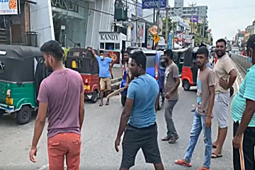 கொழும்பில் வெடித்த மற்றுமொரு போராட்டம்: மைதானமாக மாற்றப்பட்ட கொழும்பின் பிரதான வீதி(Video)