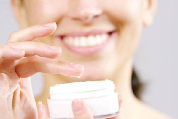 இலங்கையில் அழகாக மாற முயற்சிப்பவர்களுக்கு எச்சரிக்கை | Cosmetics Foods Risk Of Kidney Disease