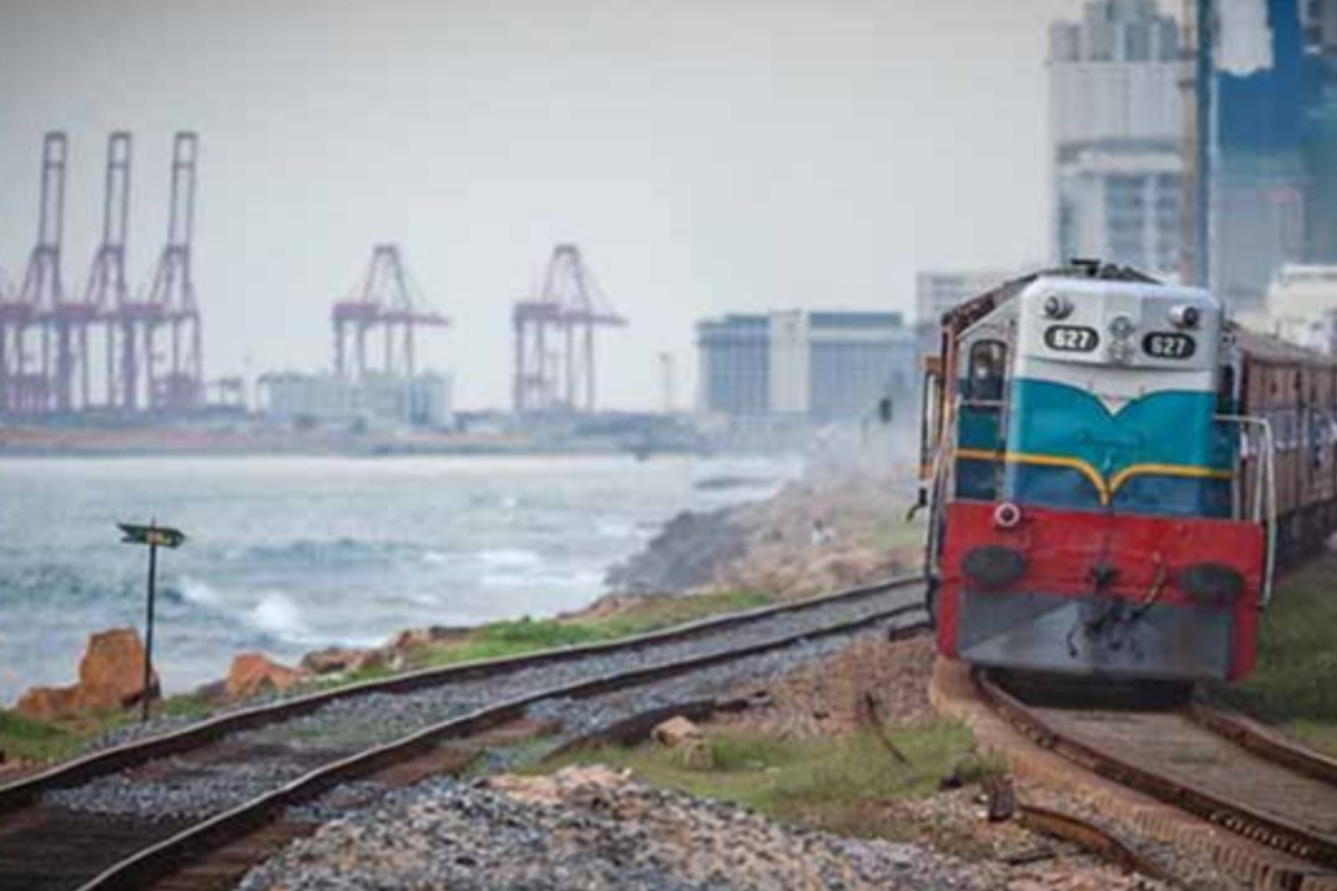 வெள்ளவத்தையில் தொடருந்து மோதி பெண் ஒருவர் பரிதாப மரணம் | Woman Died Being Hit By Train In Wellawatte