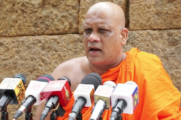 மிகிந்தலையில் பாரிய வெடிப்புக்கள்! மண்சரிவுக்கான எச்சரிக்கை | Mihintale Mountain Peak