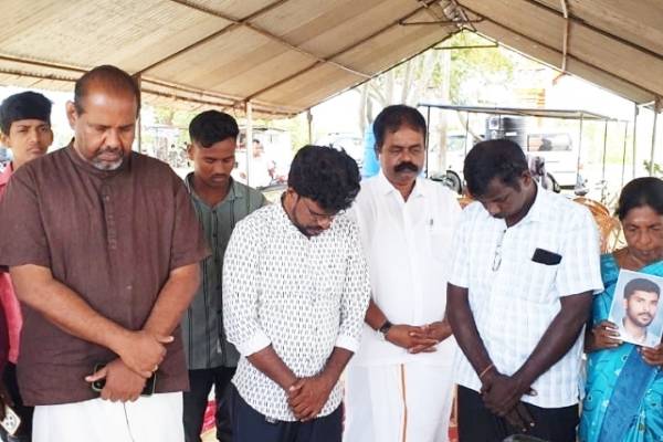 யாழில் நான்காவது நாளாகவும் தொடரும் போராட்டம் : தமிழ் எம்பிக்களும் பங்கேற்பு! | Protest Fourth Day Jaffna Sritharan