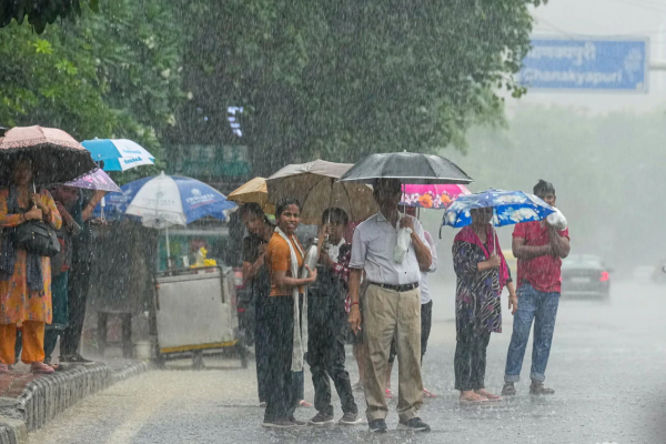 நாளை மறுநாள் உருவாகும் காற்றழுத்தம்.., 2 மாவட்டங்களில் இன்று கனமழை பெய்யும் | A Low Pressure Area Is Forming In Vay Of Bengal நாளை மறுநாள் உருவாகும் காற்றழுத்தம்.., 2 மாவட்டங்களில் இன்று கனமழை பெய்யும் | A Low Pressure Area Is Forming In Vay Of Bengal