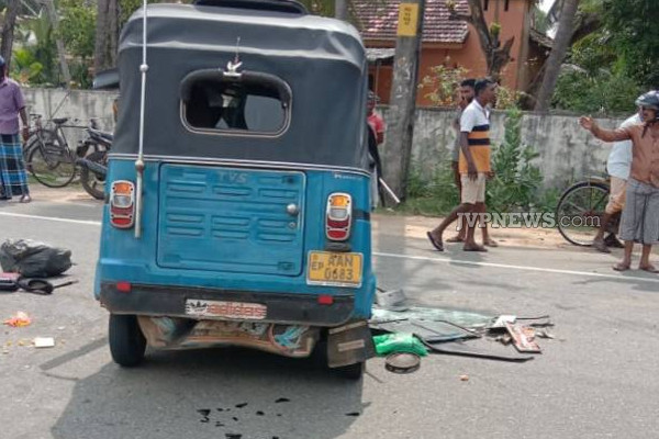 அம்பாறையில் பயங்கர விபத்து: சம்பவ இடத்திலேயே பெண்ணுக்கு நேர்ந்த சோகம்! | Accident In Ampara Woman Died On The Spot