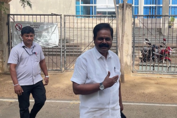 செம்ணிப் புதைகுழி அகழ்வு இடம்பெறும் பகுதிக்கு தன்னையும் அனுமதிக்குமாறு சிறீதரன் கோரிக்கை | Sridharan S Request To Vist Chemmani Mass Graves