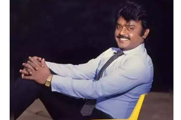 விஜயகாந்தை பார்க்ககூட விடமாட்றாங்க! கண்ணீர் விட்ட ராதாரவி | Meet Captain Vijaykanth Radharavi Crying