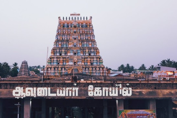 திங்கட்கிழமைகளில் மட்டும் இரவில் நடை திறக்கப்பட்டு நள்ளிரவில் நடை சாத்தப்படும் கோயில் | Pothu Avudaiyar Temple