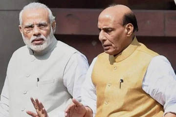 ஹெலிகாப்டர் விபத்து - பிரதமர் மோடியுடன் அமைச்சர் ராஜ்நாத் சிங் அவசர ஆலோசனை