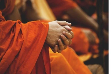 17 හැවිරිදි හිමිණමකට පුද්ගලයෙක් බලහත්කාරයෙන් වස පොවයි..කිසිවෙකු නොසිතූ බිහිසුණු සිදුවීම මෙන්න..