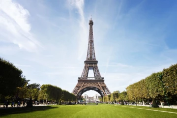 ஈபிள் கோபுரத்திற்கு வெடிகுண்டு மிரட்டல்; பார்வையாளர்கள் வெளியேற்றம்