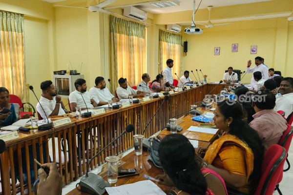 மானிப்பாய் பிரதேச சபை அமர்வில் முரண்நிலை.. ஆத்திரமடைந்த தவிசாளர் | Manipai Pradeshiya Sabha Meeting Conflict