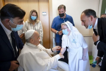 பிரான்சிஸ் பரிசுத்த பாப்பரசர் மீண்டும் மருத்துவமனையில் அனுமதி