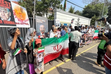 யுத்தத்தை நிறுத்தக் கோரி அமெரிக்காவிற்கு எதிராக இலங்கையில் போராட்டங்கள்