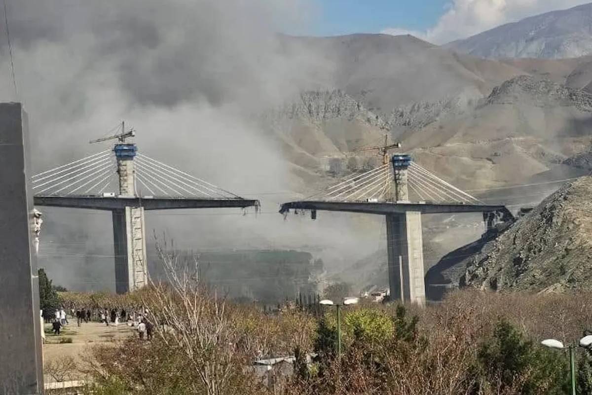 உயரமான பாலத்தை தாக்கிய அமெரிக்கா - 8 பாலங்களை குறிவைக்கும் ஈரான் | Iran List 8 Gulf Bridges For Retaliate B1 Bridge