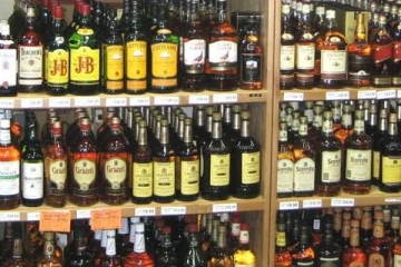 அரச சீல் மதுபான விற்பனை; கிளிநொச்சியில் இருவர் அகப்பட்டனர்