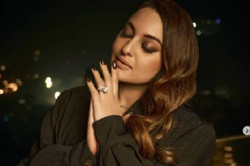 போட்டோட்ஷூட்டில் கலக்கும் ரஜினி பட நடிகை சொனாக்ஷி.. புகைப்படங்கள்..