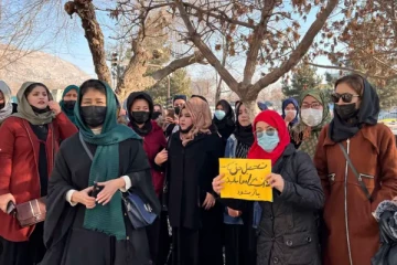 அடக்குமுறையின் உச்சம்; பெண்கள் பணியாற்ற தடை - அடுத்த ரூல்!