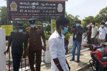 வியாழேந்திரன் வீட்டின் முன்னால் இடம்பெற்ற படுகொலைக்கு நீதி கோரி ஆர்ப்பாட்டத்தில் ஈடுபட்டவர்கள் கைது