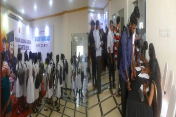 யாழில் ஆரம்பமாகியுள்ள உயர்கல்வி மற்றும் தொழில் வழிகாட்டல் கண்காட்சி!