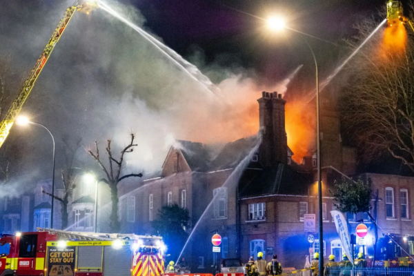 லண்டனில் பாலர் பாடசாலையொன்றில் தீவிபத்து | Fire Accident At Pre School In London லண்டனில் பாலர் பாடசாலையொன்றில் தீவிபத்து | Fire Accident At Pre School In London