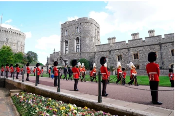 රජ පවුලට හොරු පනී..කවුරුවත් හීනෙන්වත් නොසිතූ දෙයක් අතුරුදන් වෙයි..(PHOTOS)