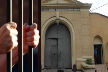 கைதிகளுக்கு வீடுகளுக்கு சென்று வர விடுமுறை