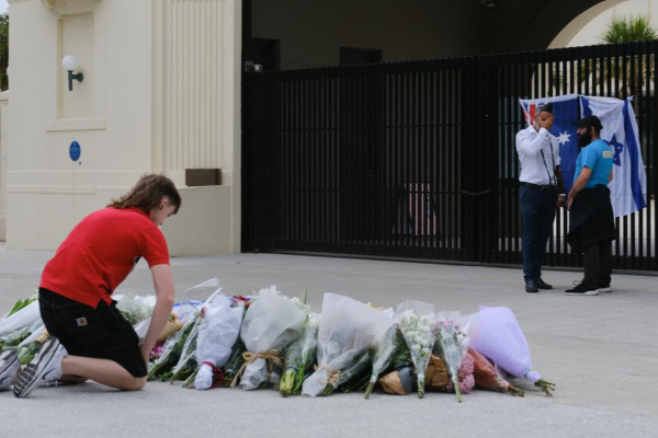 சிட்னி போண்டி தாக்குதலில் லண்டன் பிரஜை உயிரிழப்பு | London Citizen Died In The Sydney Bondi Attack சிட்னி போண்டி தாக்குதலில் லண்டன் பிரஜை உயிரிழப்பு | London Citizen Died In The Sydney Bondi Attack