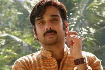 90களில் டாப் நாயகனாக கலக்கிய நடிகர் வினீத்தை நியாபகம் இருக்கா?... இவ்வளவு பெரிய மகளா?