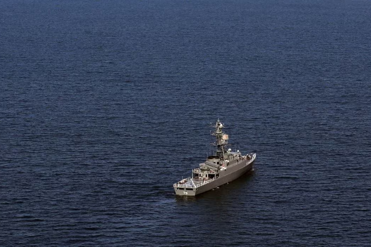 கொழும்புக்கு அருகில் நங்கூரமிடப்பட்டுள்ள ஈரானிய கப்பல்! | Iris Bushehr Ship Still In Waters Near Colombo