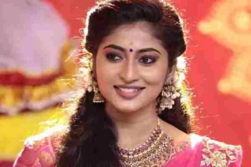 சீரியலில் தான் ஹோம்லி... நிஜத்தில் பேன்ட்டே போடாமல் நடிகை எடுத்த போட்டோ