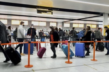 பிரிட்டன் செல்வோருக்கு  இன்றுமுதல்  புதிய பயணக்கட்டுப்பாடுகள்