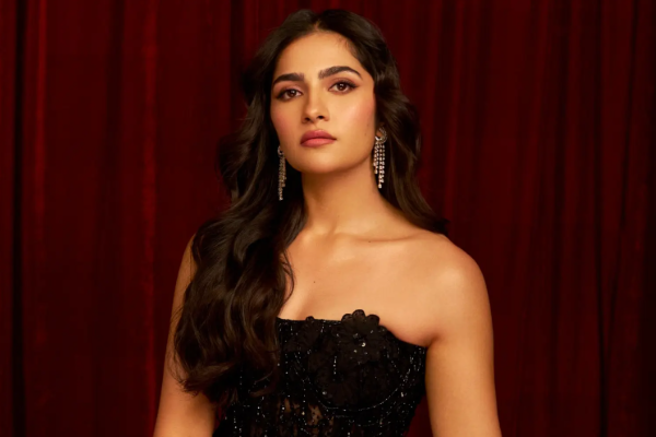 நடிகை ருக்மிணி வசந்த் காதலிக்கும் நபர் இவரா? புகைப்படம் வைரல்!! உண்மை என்ன? | Dating Rumours On Rukmini Vasanth But Truth Here