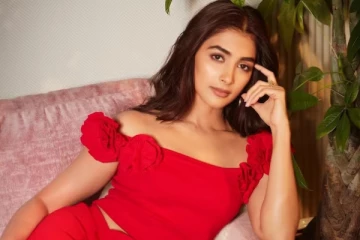 டைட்டான ஜிம் உடையில் கடுமையான ஒர்க்-அவுட்!.. வைரலாகும் பூஜா ஹெக்டே வீடியோ