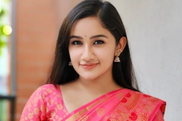 மௌன ராகம் சீரியல் நடிகை ரவீனாவா இது..! மார்டன் உடையில் எப்படி இருக்கிறார் பாருங்க