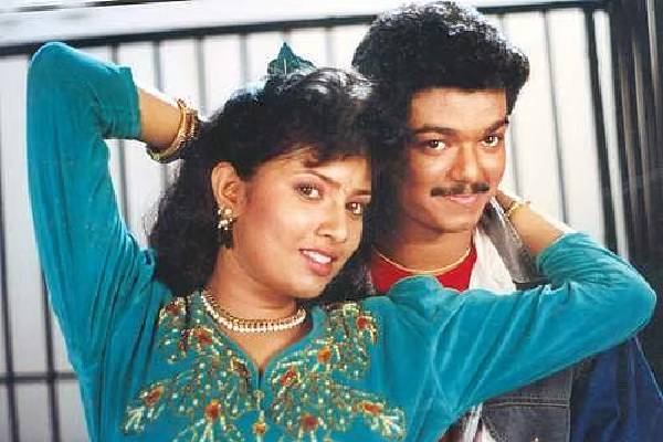 விஜயுடன் நடித்த நடிகை சங்கவியின் மகளா இது? வைரலாகும் குடும்ப புகைப்படம் | Actress Sangavi Recent Photo With Family Viral