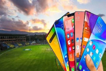 கிரிக்கெட் விளையாட சென்றவர்களுக்கு நேர்ந்த அதிர்ச்சி ; மாயமான கைப்பேசிகள்