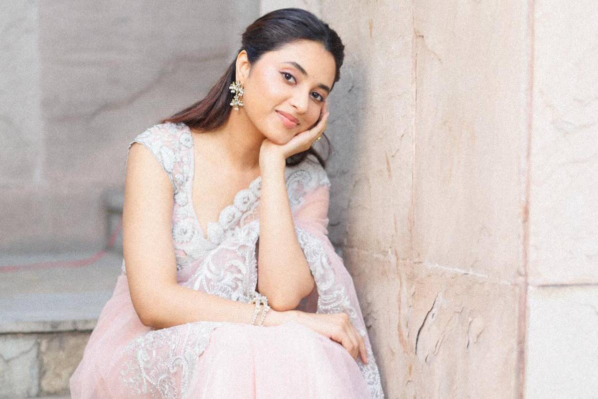 யார்-னு தெரியாமல் அங்க போய்ட்டேன்..நடிகை பிரியங்கா மோகன் ஓபன் டாக் | Priyanka Mohan Recalls Meeting Pc Sreeram